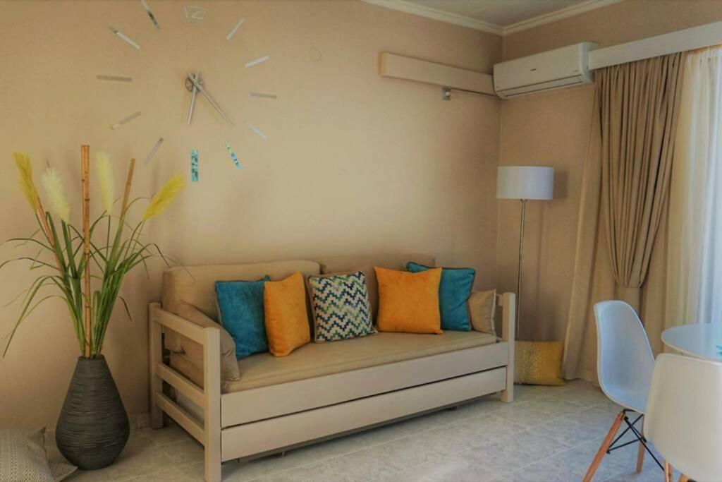 Remvi Deluxe Apartment 104 With Sea View Karpathos Exteriör bild