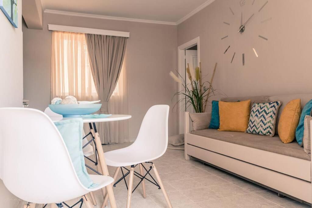 Remvi Deluxe Apartment 104 With Sea View Karpathos Exteriör bild